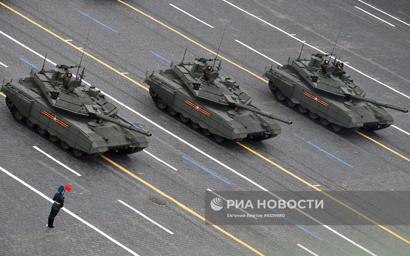 Военный парад в честь 76-й годовщины Победы