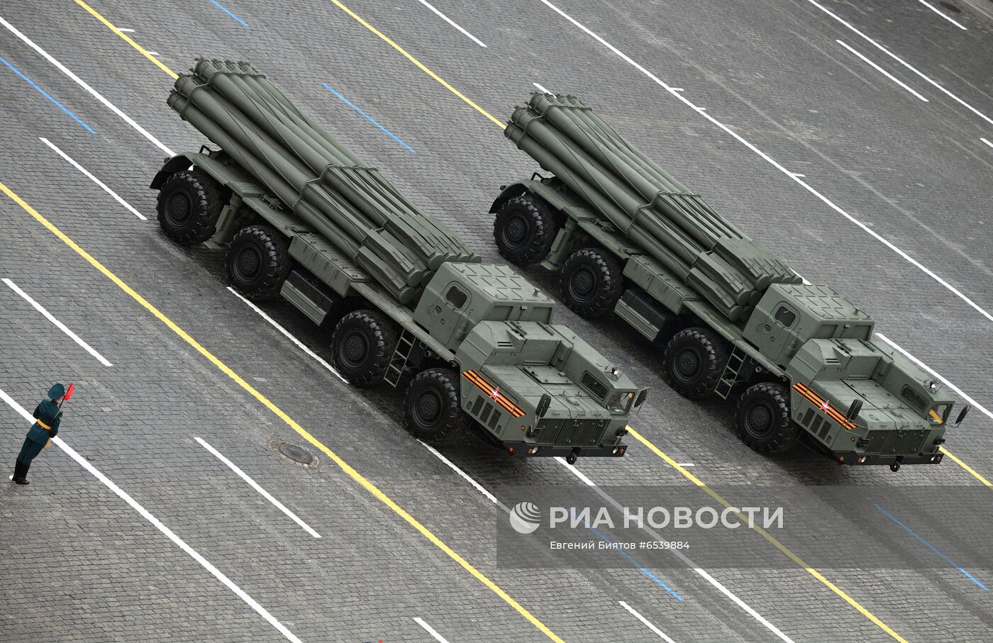 Военный парад в честь 76-й годовщины Победы