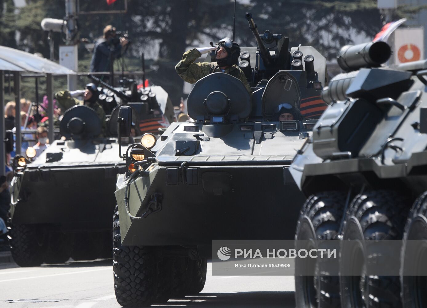 Военный парад в городах России, посвящённый 76-й годовщине Победы 