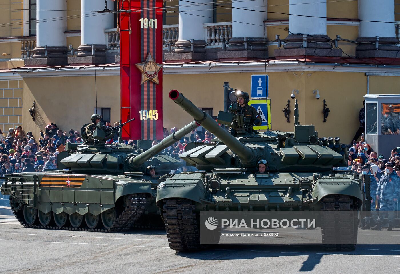 Военный парад в городах России, посвящённый 76-й годовщине Победы