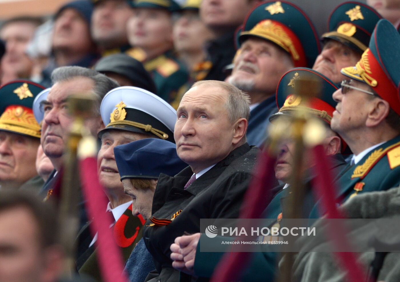 Президент РФ В. Путин на военном параде в честь 76-й годовщины Победы в ВОВ