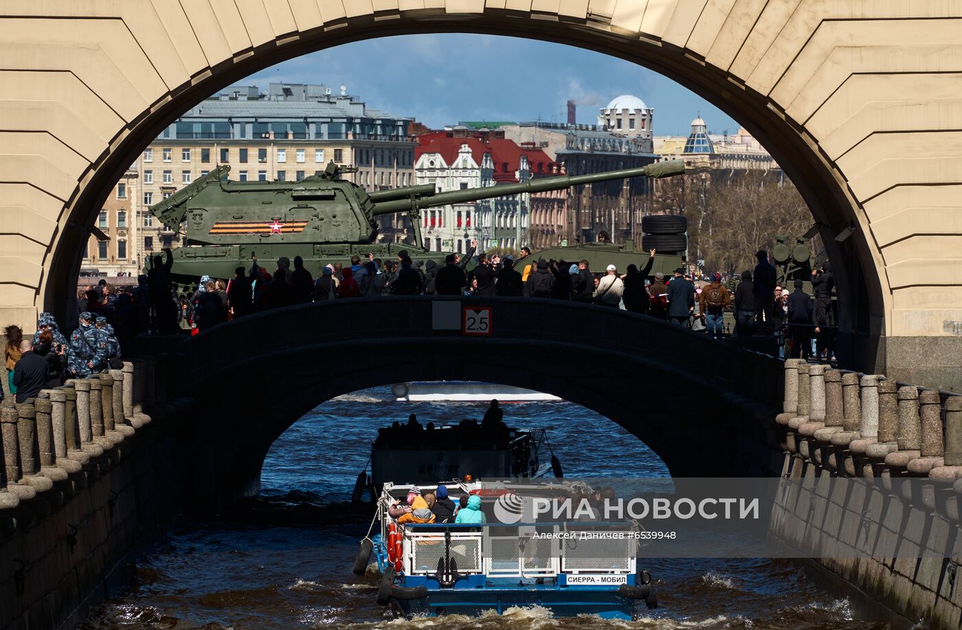 Военный парад в городах России, посвящённый 76-й годовщине Победы