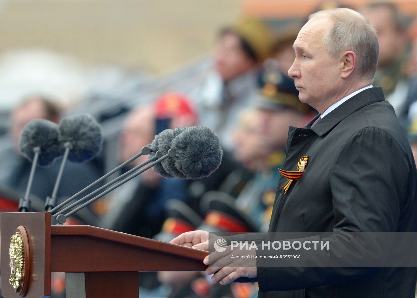 Президент РФ В. Путин на военном параде в честь 76-й годовщины Победы в ВОВ