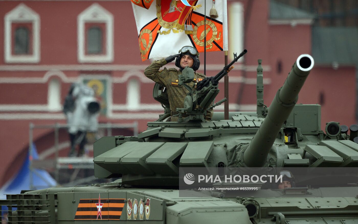 Военный парад в честь 76-й годовщины Победы 