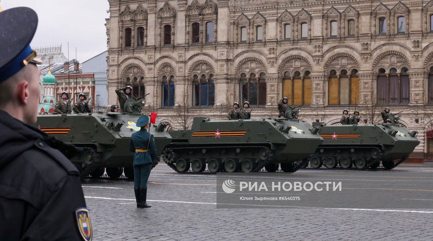 Военный парад в честь 76-й годовщины Победы