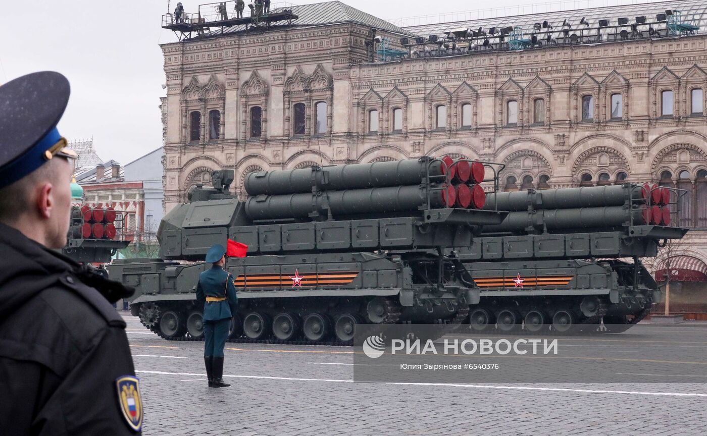 Военный парад в честь 76-й годовщины Победы