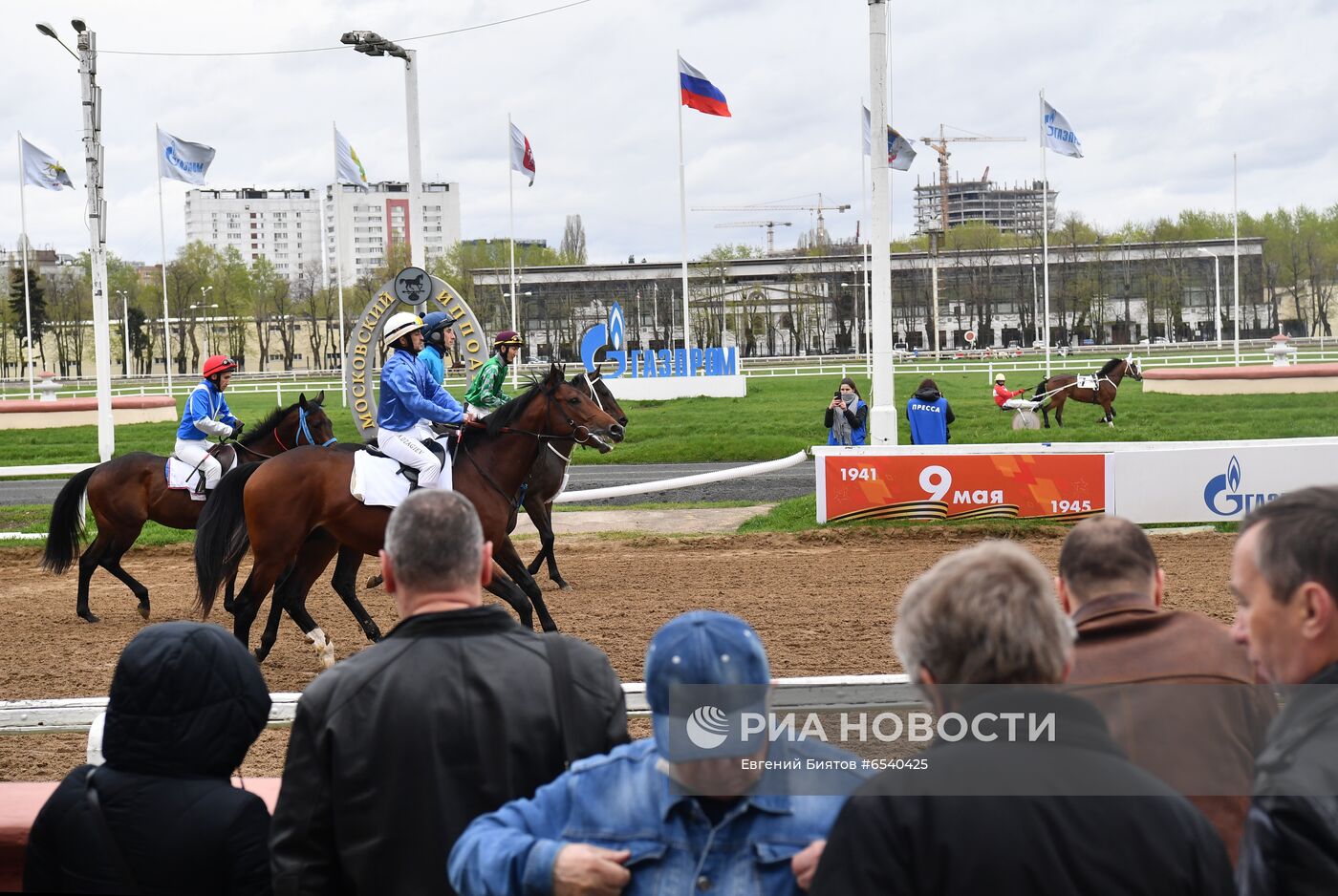 Открытие скакового сезона в Москве