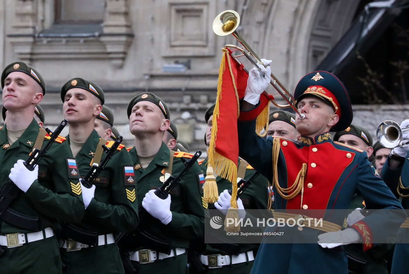 Военный парад в честь 76-й годовщины Победы 