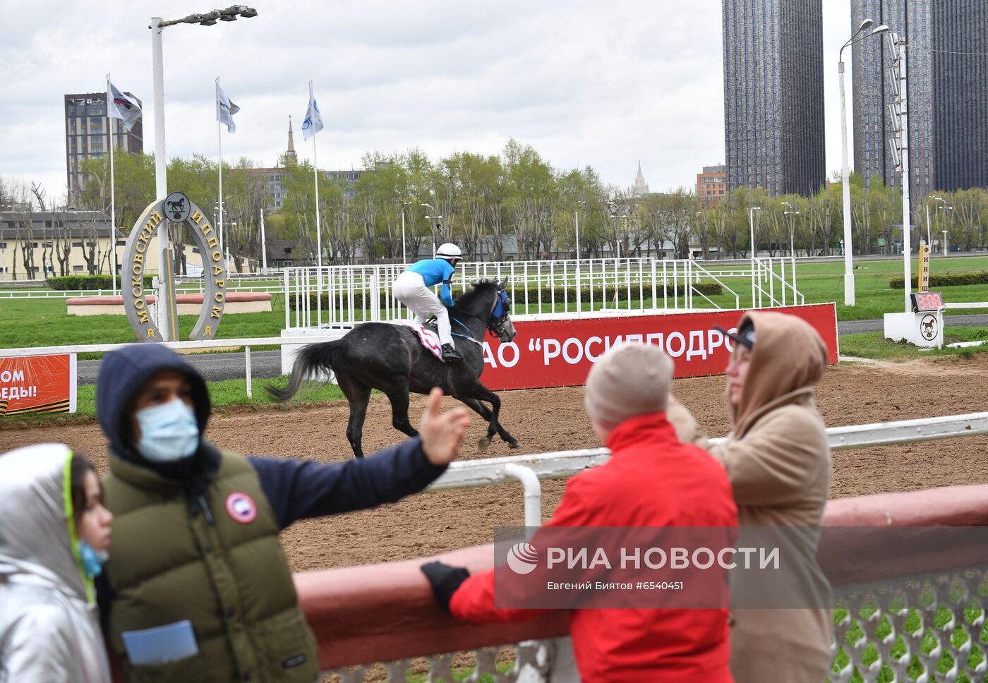 Открытие скакового сезона в Москве