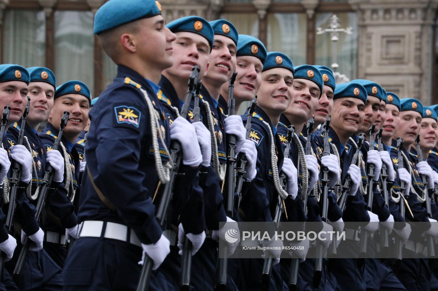 Военный парад в честь 76-й годовщины Победы 