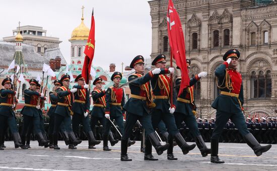 Военный парад в честь 76-й годовщины Победы 