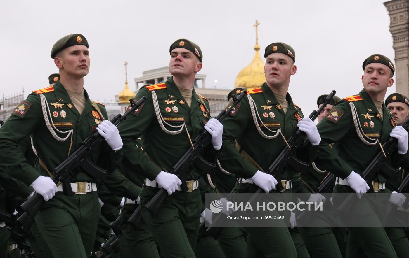 Военный парад в честь 76-й годовщины Победы 