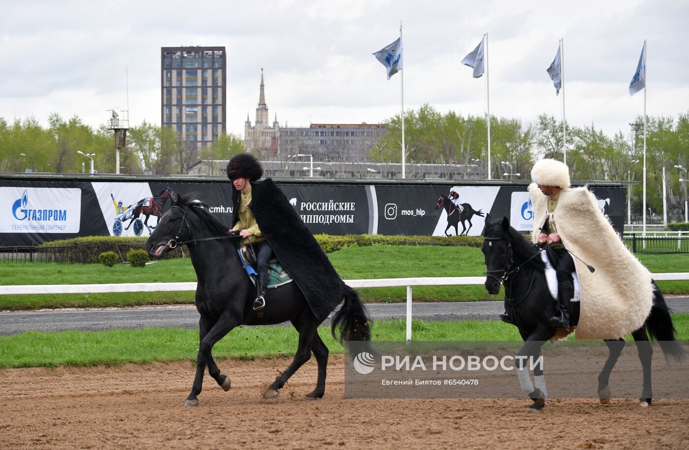 Открытие скакового сезона в Москве