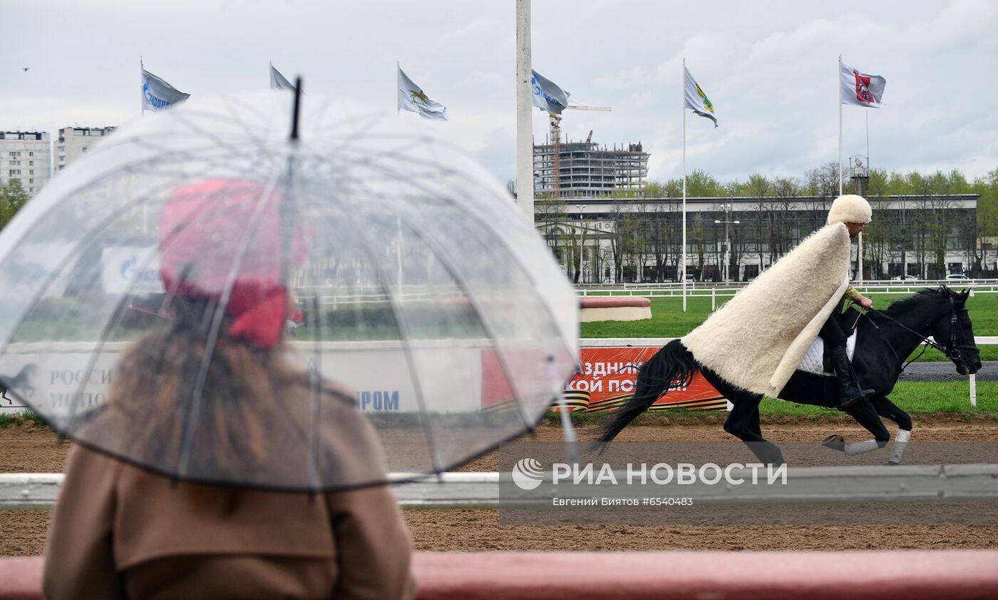 Открытие скакового сезона в Москве