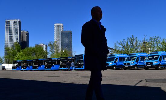 Запуск новых автобусов коммерческих перевозчиков на городские маршруты