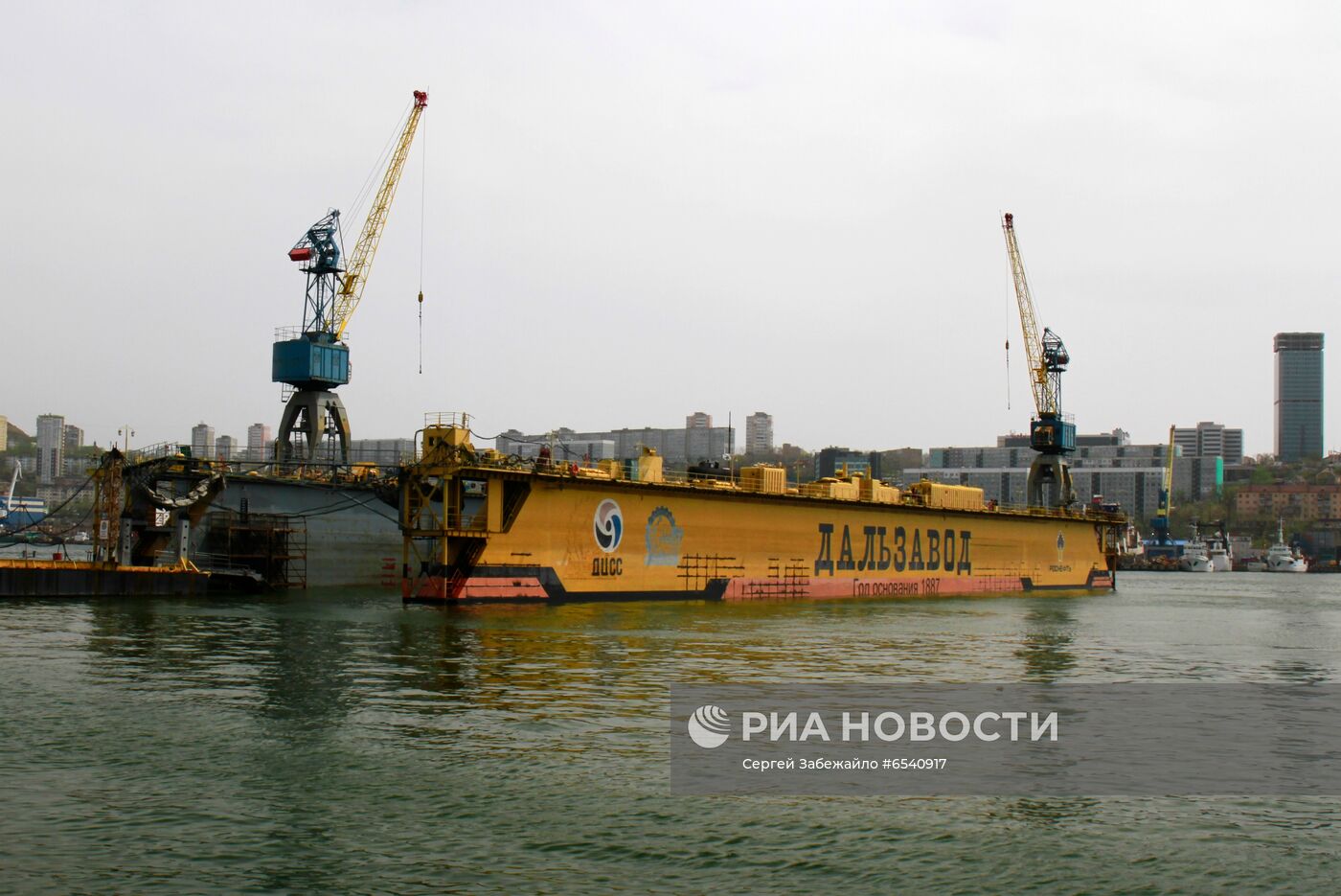 Ремонт подводной лодки "Петропавловск-Камчатский" во Владивостоке