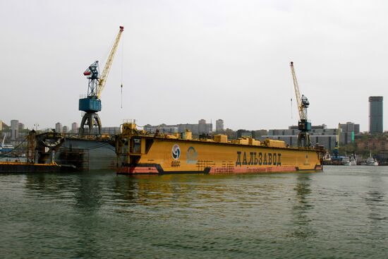 Ремонт подводной лодки "Петропавловск-Камчатский" во Владивостоке