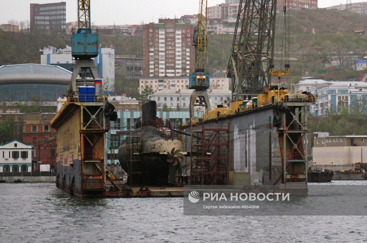 Ремонт подводной лодки "Петропавловск-Камчатский" во Владивостоке