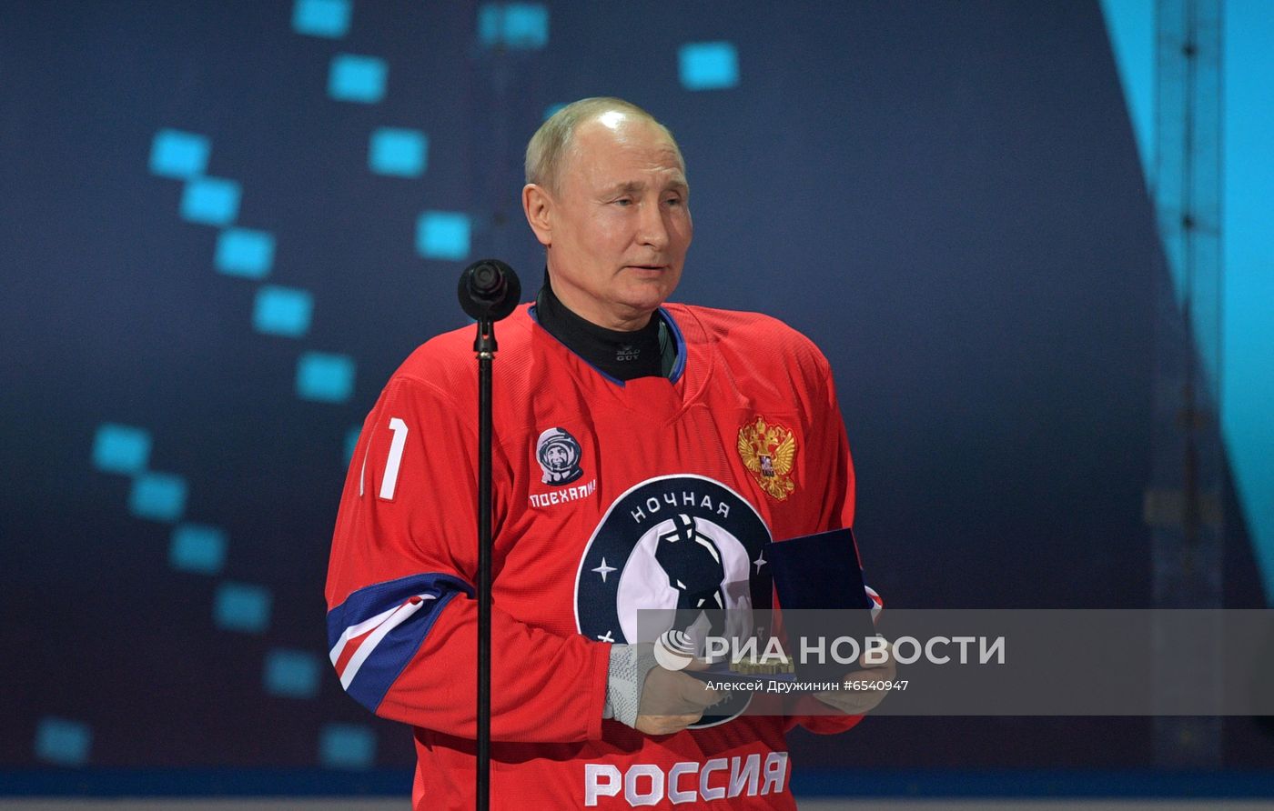 Президент РФ В. Путин принял участие в гала-матче Ночной хоккейной лиги