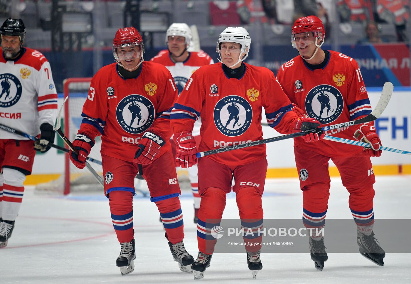 Президент РФ В. Путин принял участие в гала-матче Ночной хоккейной лиги