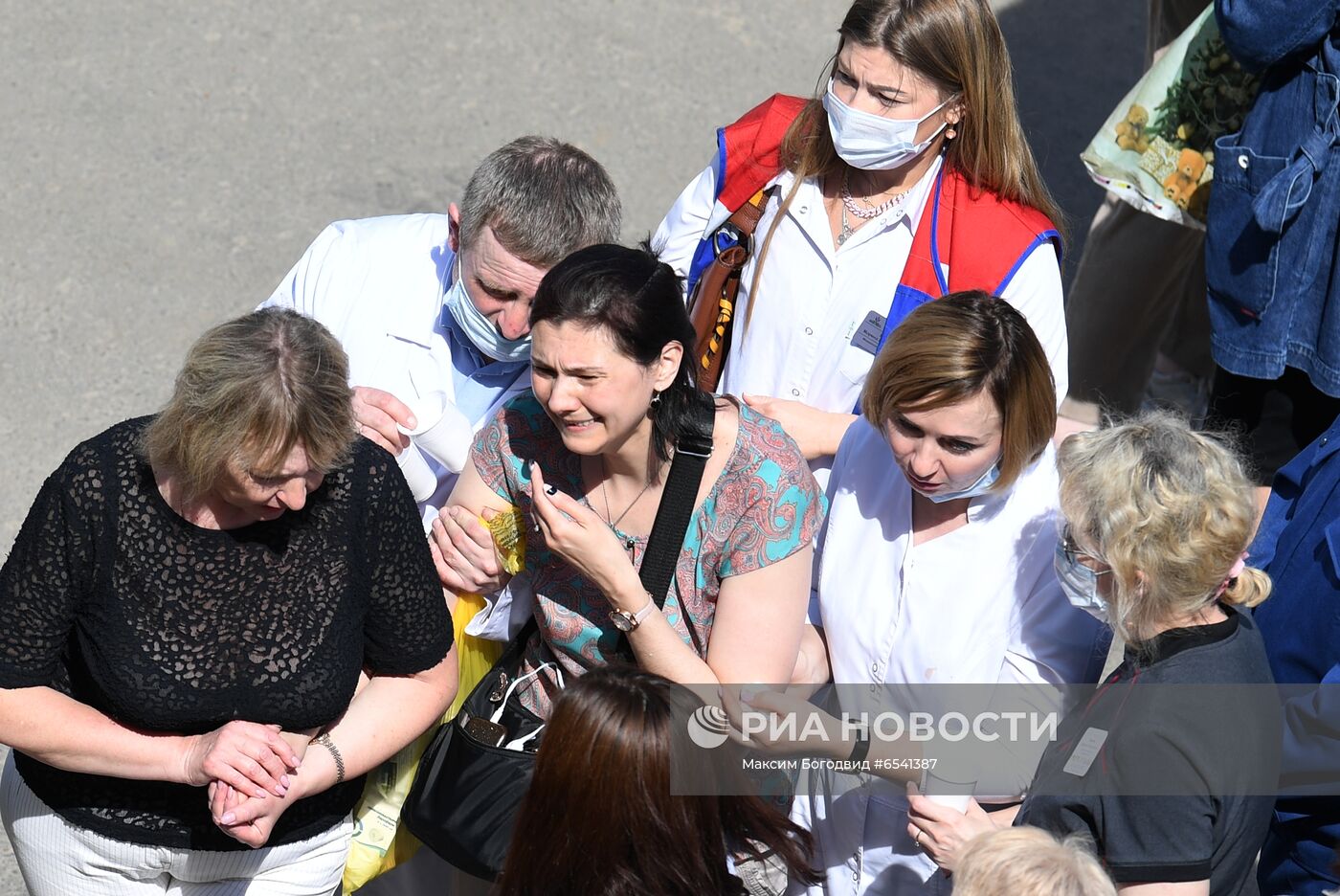 Стрельба у школы в Казани