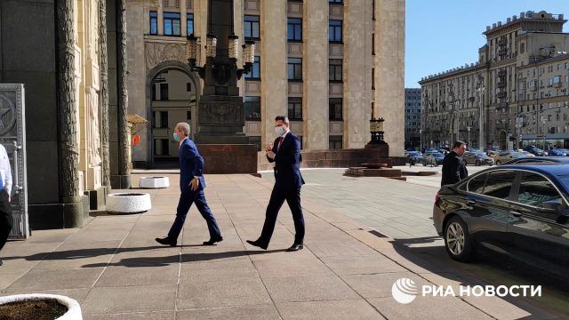 Румынский посол прибыл в МИД России