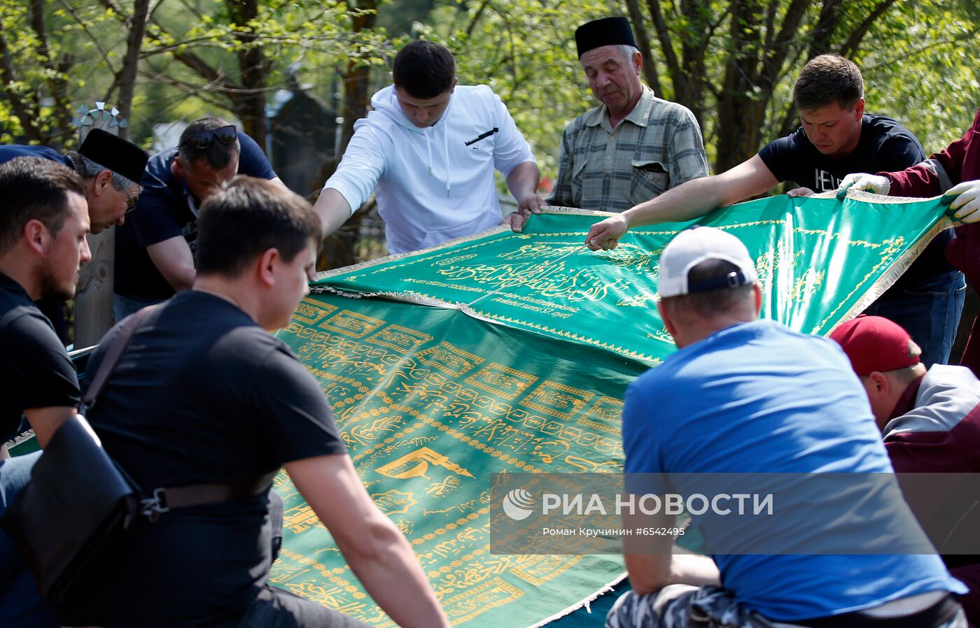 Траур по погибшим в казанской школе