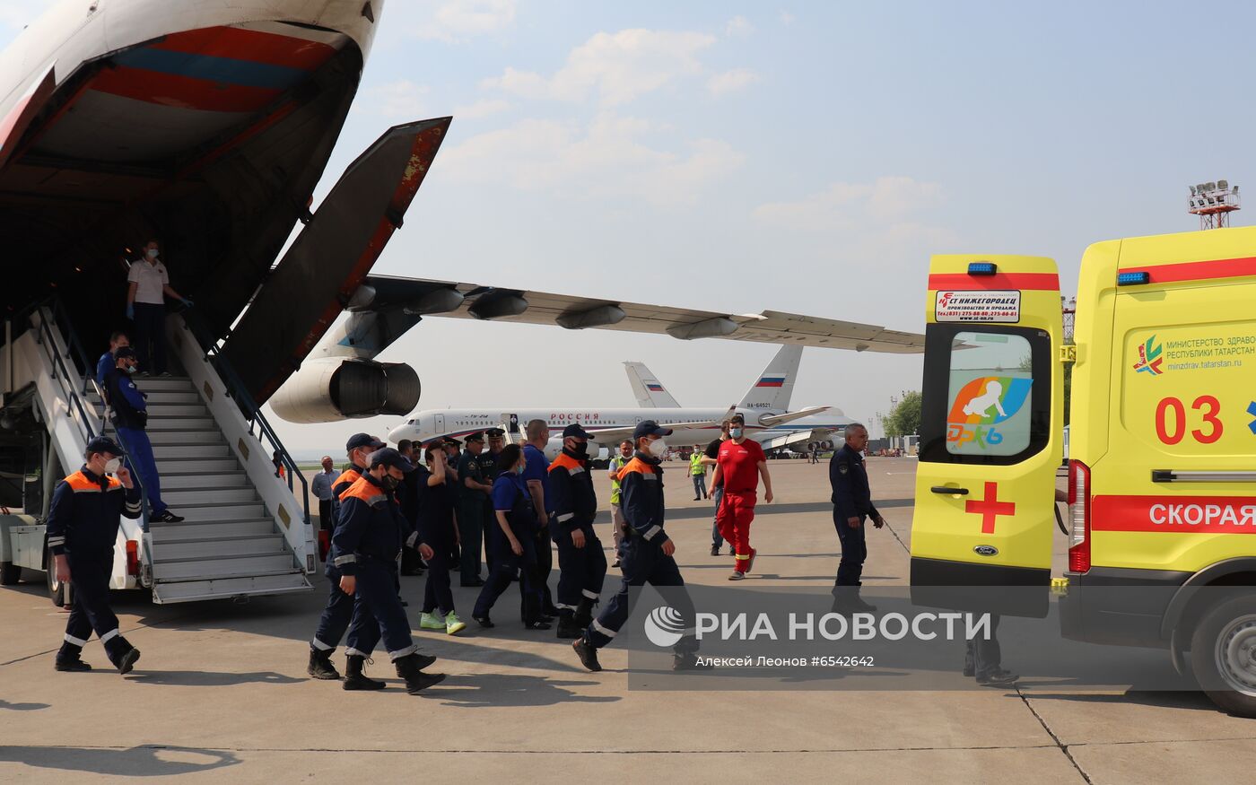 Вылет самолёта МЧС с пострадавшими при стрельбе из Казани в Москву