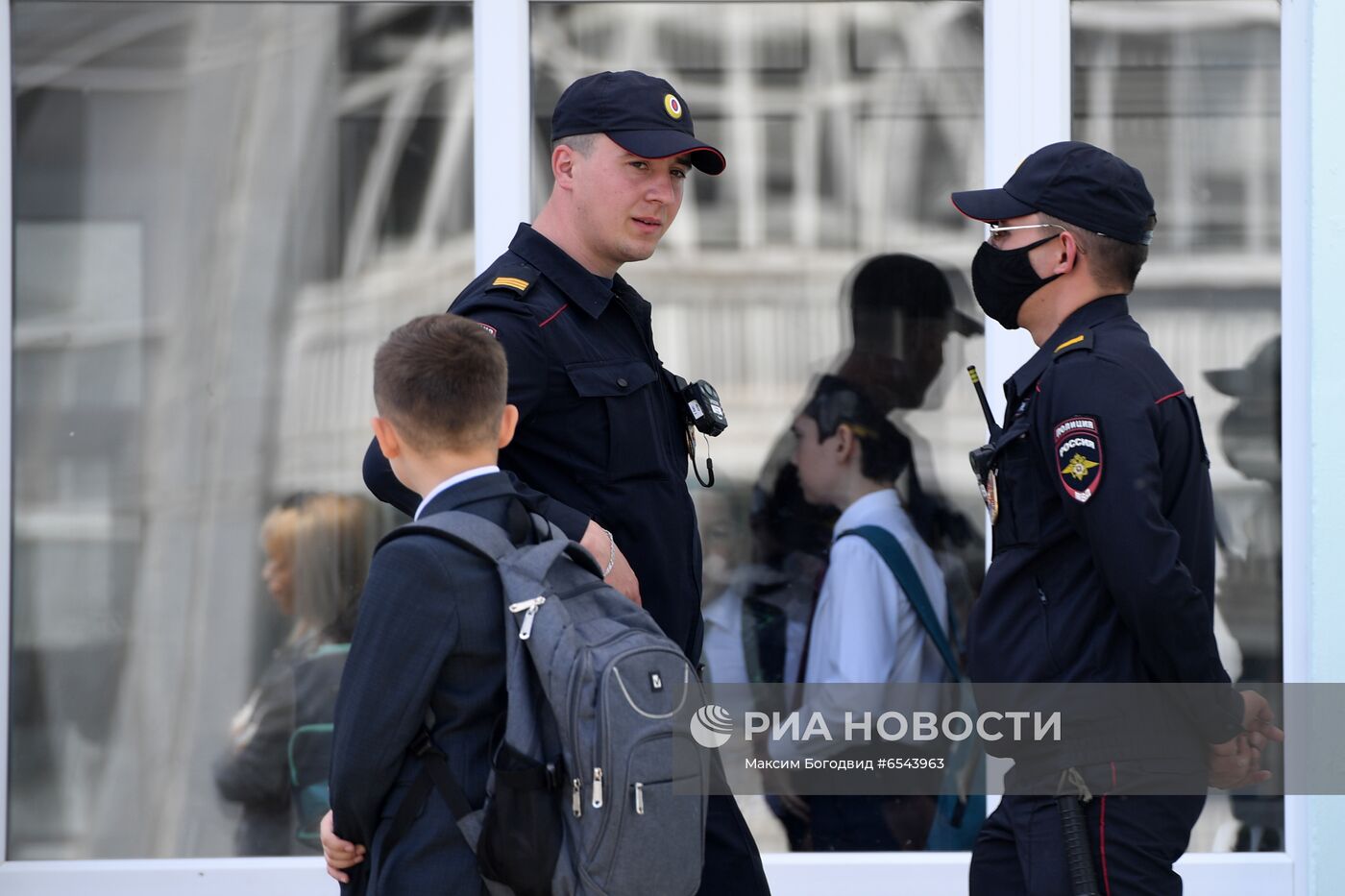 Ученики казанских школ вернулись к учёбе