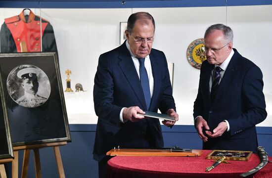 Передача Дому русского зарубежья архивных документов