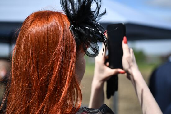 Соревнование по скоростной копке могил среди специализированных предприятий