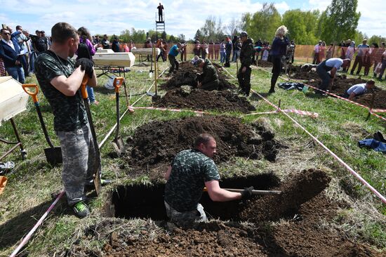 Соревнование по скоростной копке могил среди специализированных предприятий