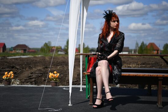 Соревнование по скоростной копке могил среди специализированных предприятий