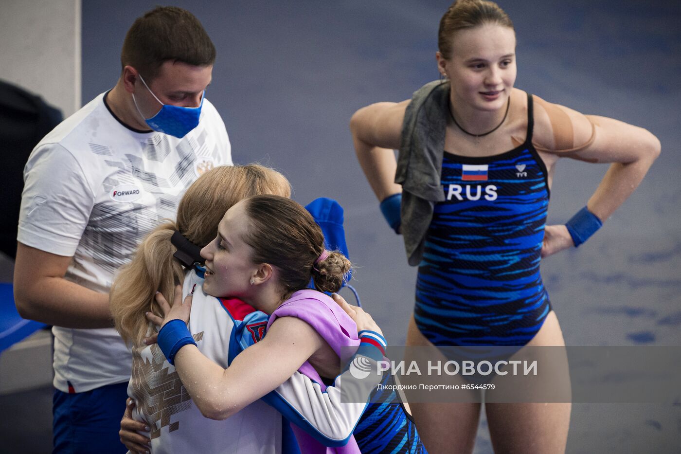 Синхронные прыжки в воду. Чемпионат Европы. Женщины. Вышка 10 м