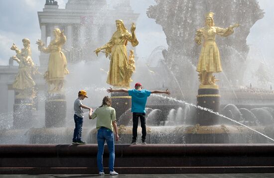 Тёплая погода в Москве 