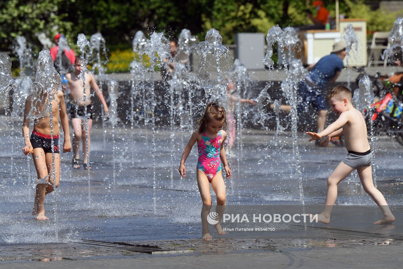 Жаркая погода в Москве 