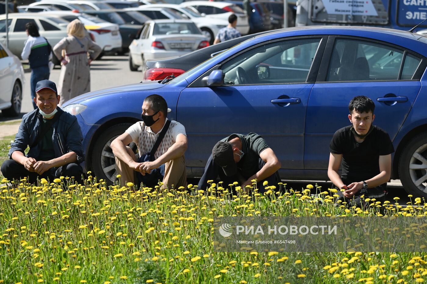 Ситуация у миграционного центра в Подмосковье