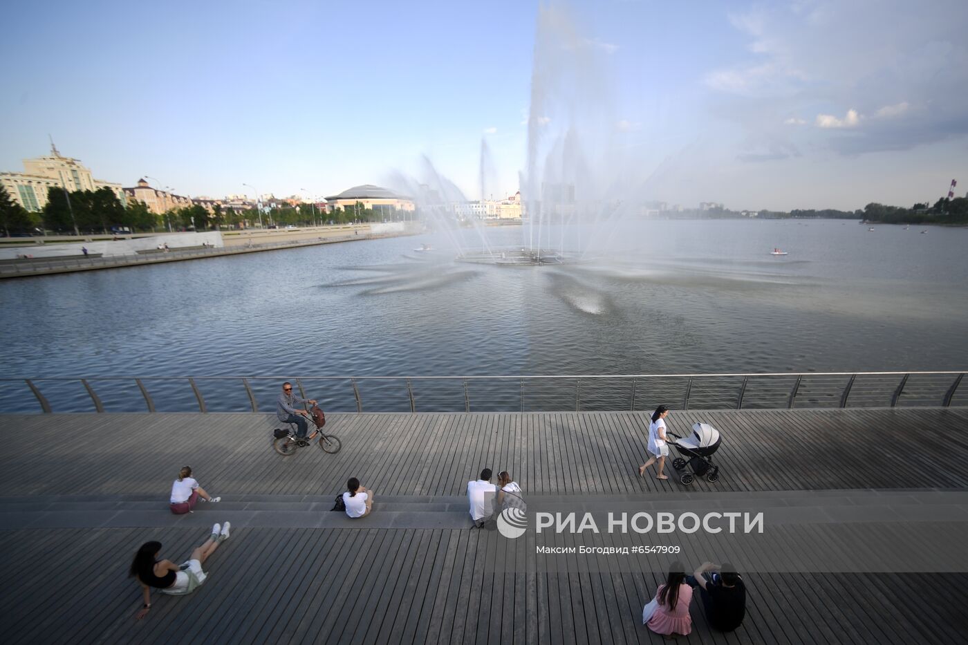 Жаркая погода в регионах России