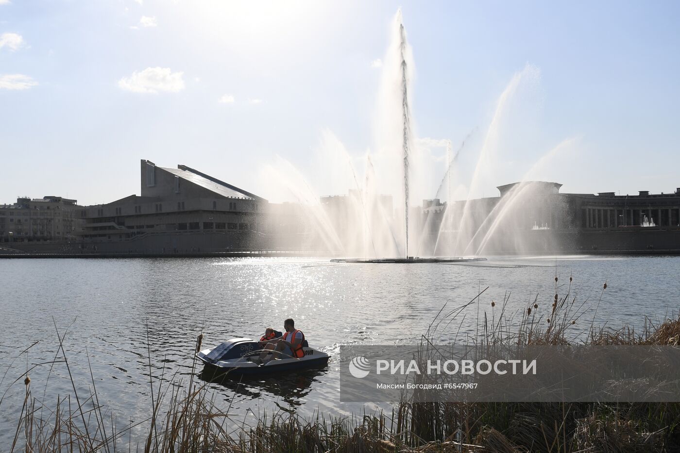 Жаркая погода в регионах России