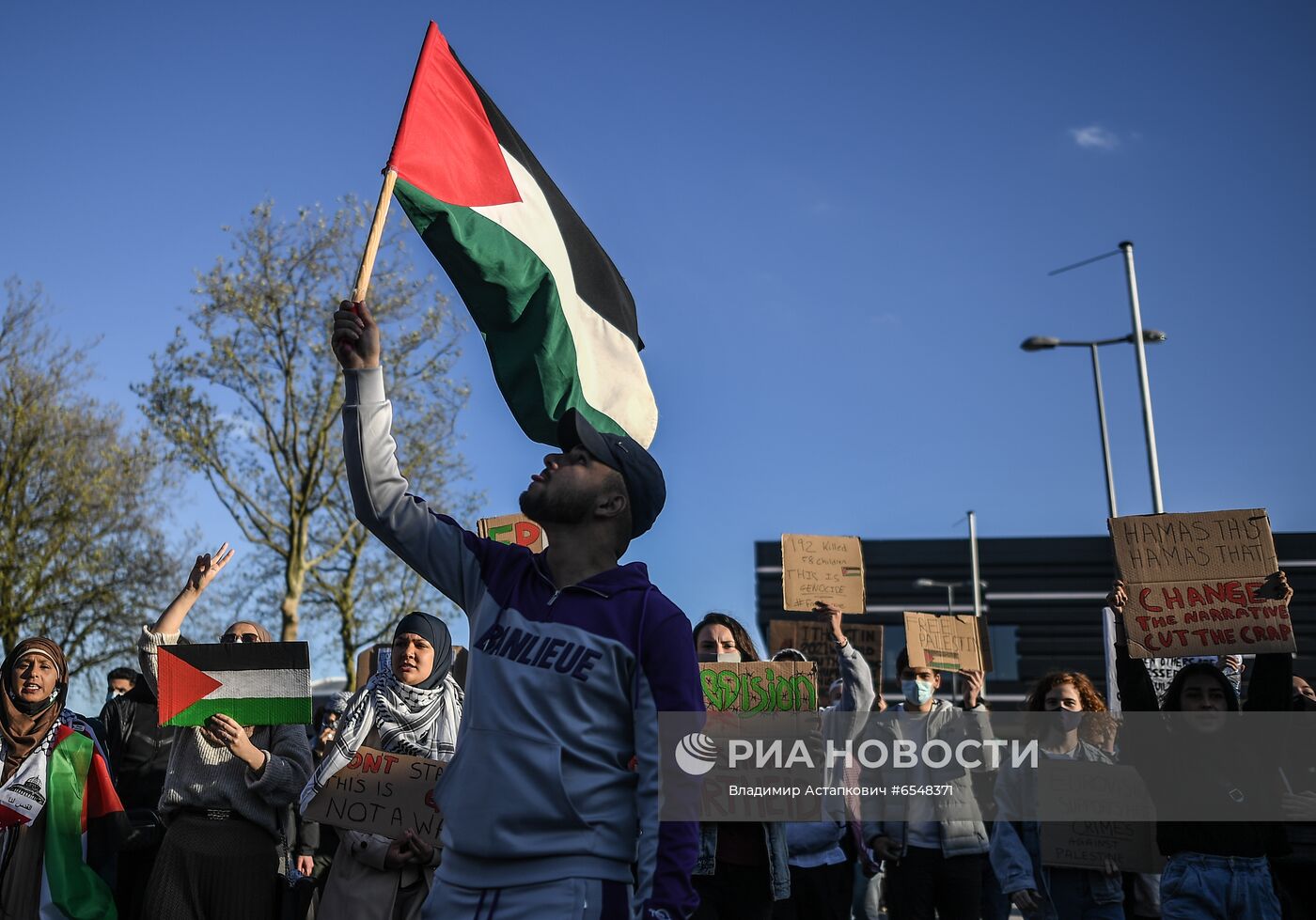 Акция в поддержку Палестины у центра "Ahoy Rotterdam"