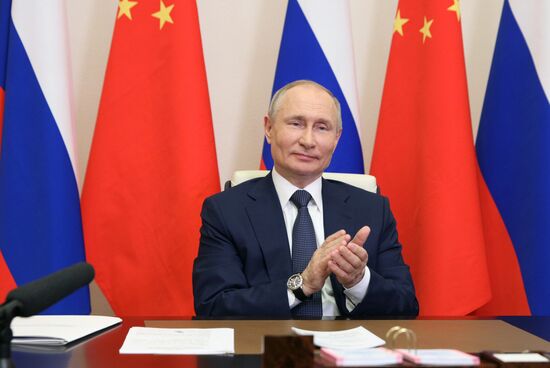 Президент РФ В. Путин принял участие в церемонии начала реализации проекта двустороннего сотрудничества в области ядерной энергетики