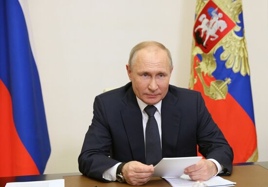 Президент РФ В. Путин провел совещание по реализации отдельных положений его послания Федеральному собранию