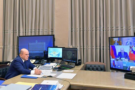 Президент РФ В. Путин провел совещание по реализации отдельных положений его послания Федеральному собранию