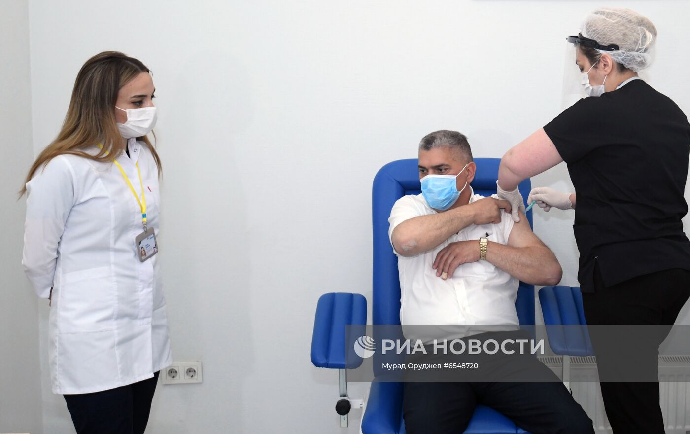В Азербайджане проходит вакцинация российским препаратом "Спутник V"