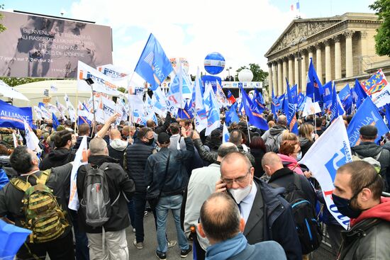 Акция протеста полиции в Париже
