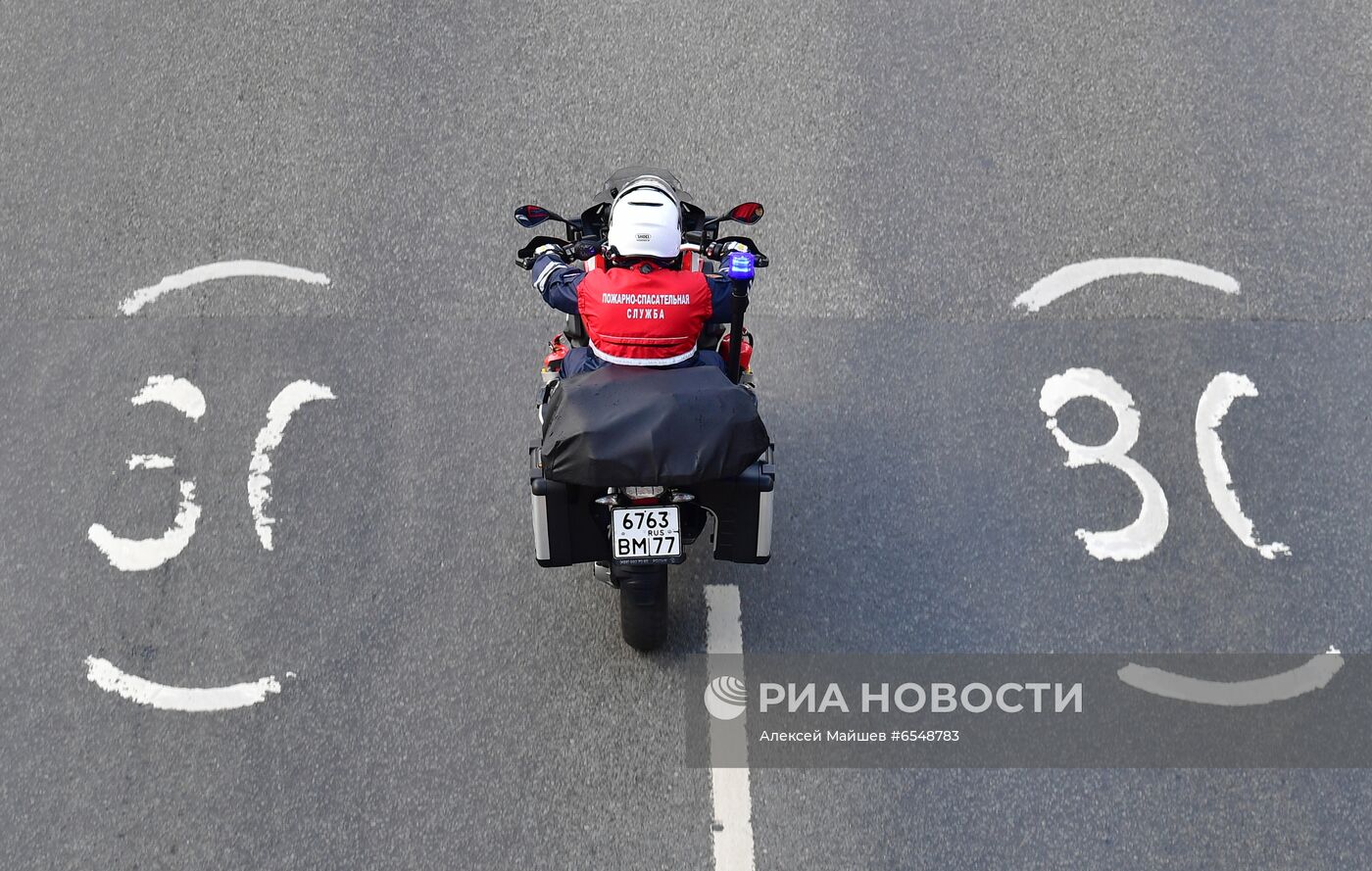 Работа спасателей на мотоциклах