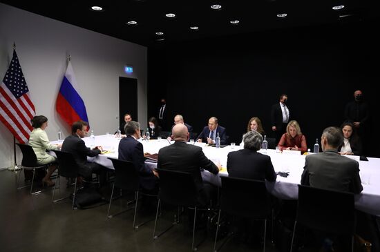 Визит главы МИД РФ С. Лаврова в Исландию