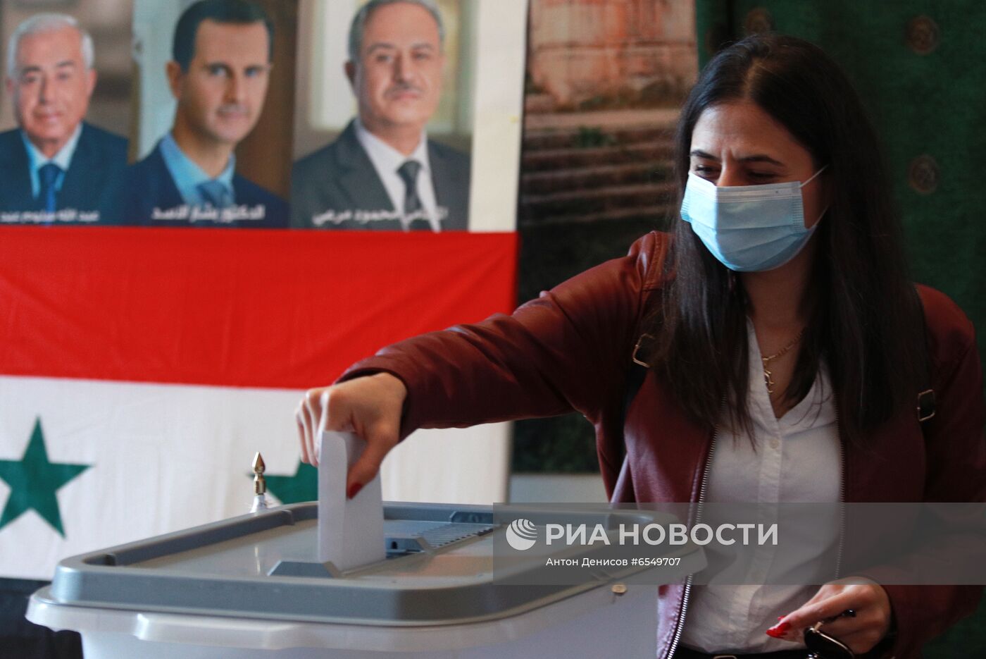 Голосование на выборах президента Сирии в зарубежных посольствах