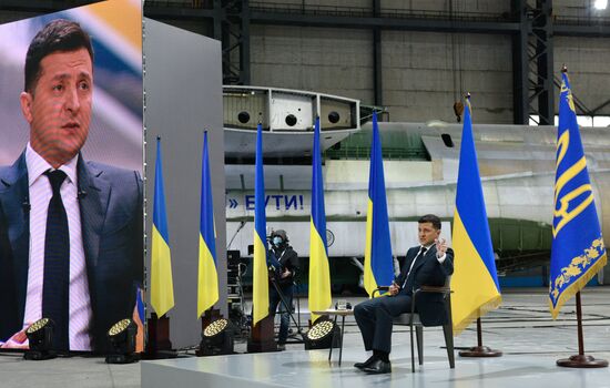 Пресс-конференция президента Украины В. Зеленского