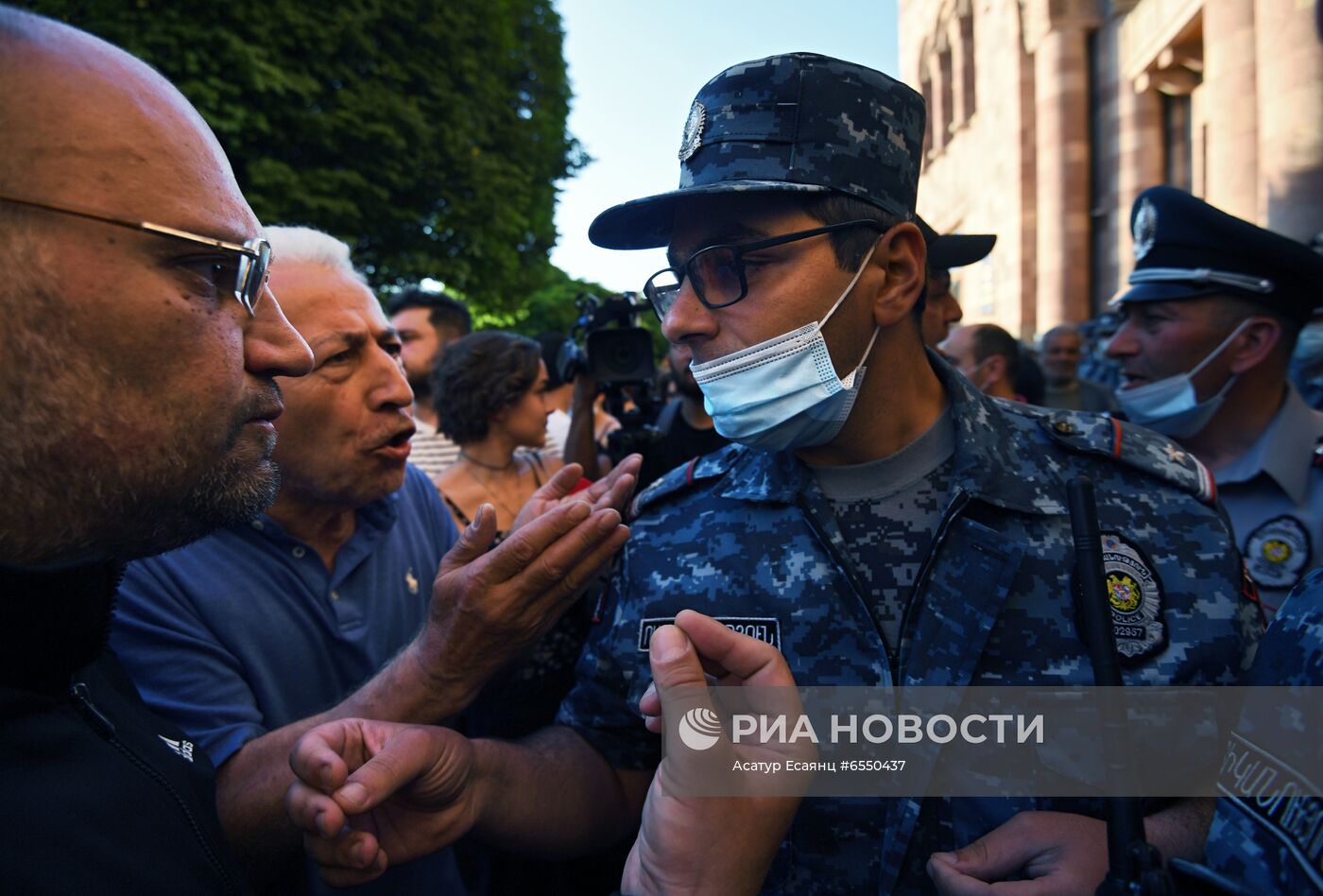 Акция протеста оппозиции в Ереване